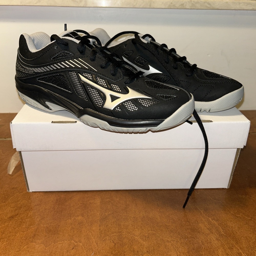 Mizuno Lightning Star Z4 Jr. Size 6 Black/Silver